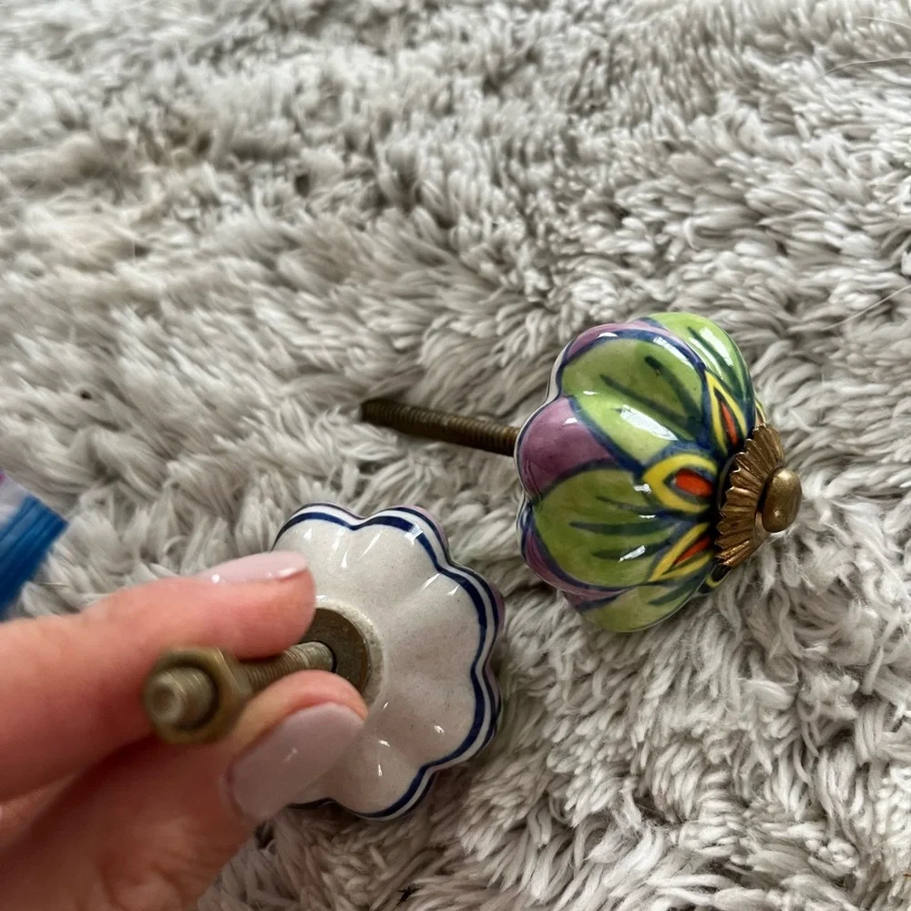 Two hand painted door knobs. - Picture 7 of 8